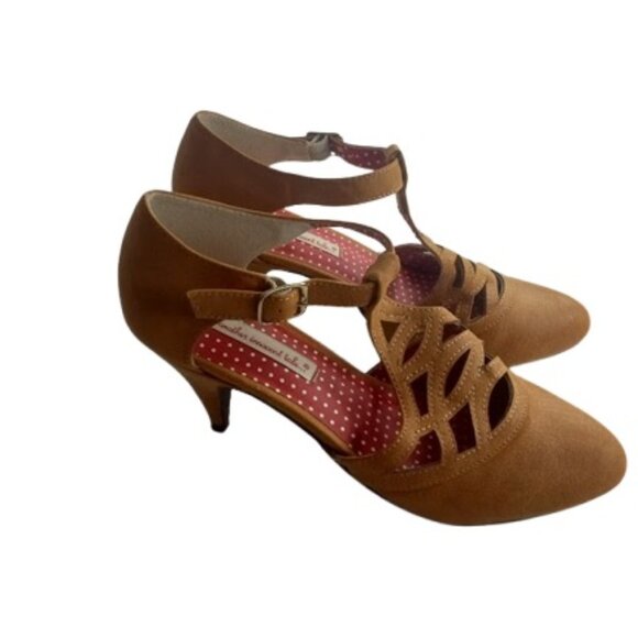 But Another Innocent Tale Womens Robbie T-Strap Heels Tan Vegan Leather 8 - Picture 1 of 6
